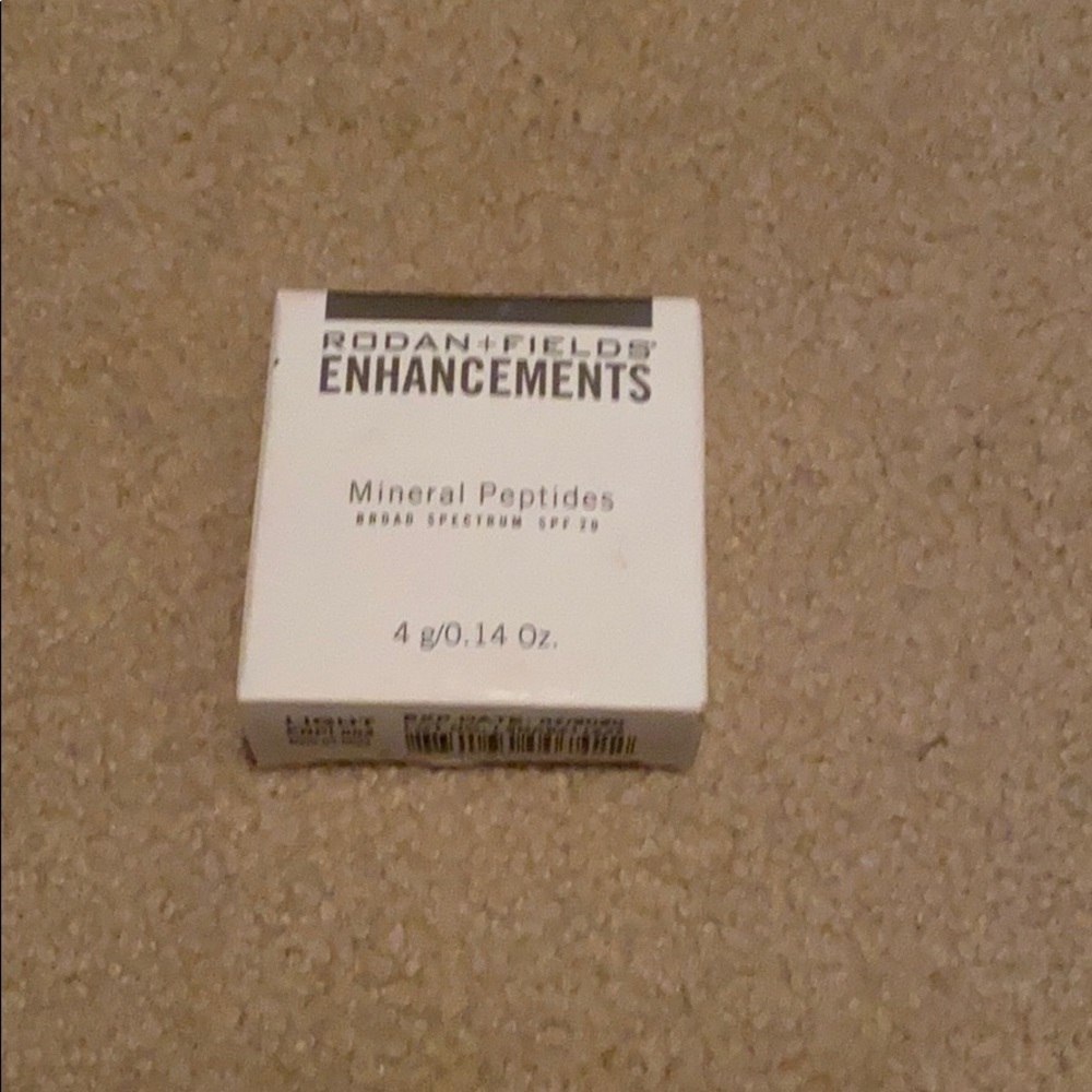 New in Box Rodan & Fields Mineral Peptides Light
